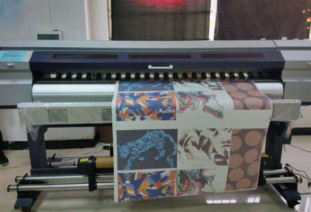 使用數(shù)碼印花機(jī)噴頭吸墨器的注意事項(xiàng)